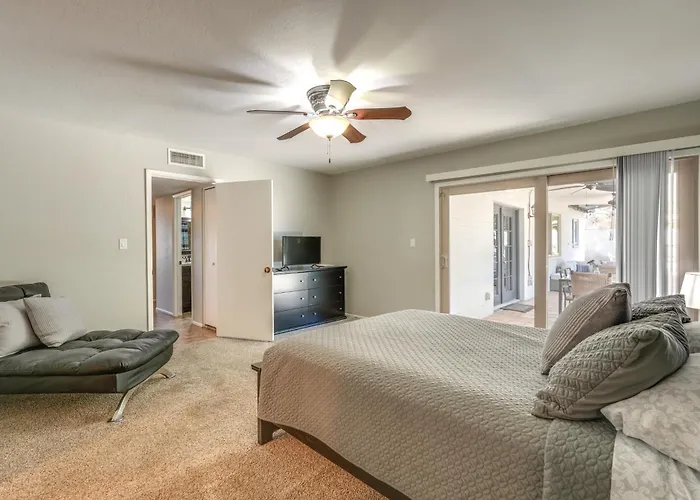 W/ Pool, Near Golf, Hiking & More! Holiday home Phoenix